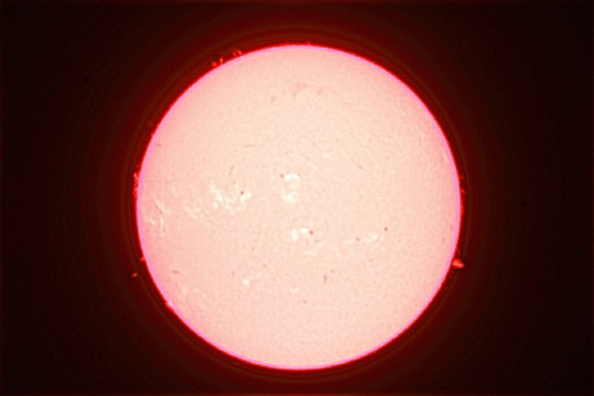 撮影日時：2014/04/16 8:41 露出0.8秒 ｼｰﾆﾝｸﾞ:普通､晴 望遠鏡：ｺﾛﾅﾄﾞ ｿｰﾗｰﾏｯｸｽⅡ鏡筒60太陽望遠鏡(Hα線) カメラ：Canon Eos Kiss X3 iso100